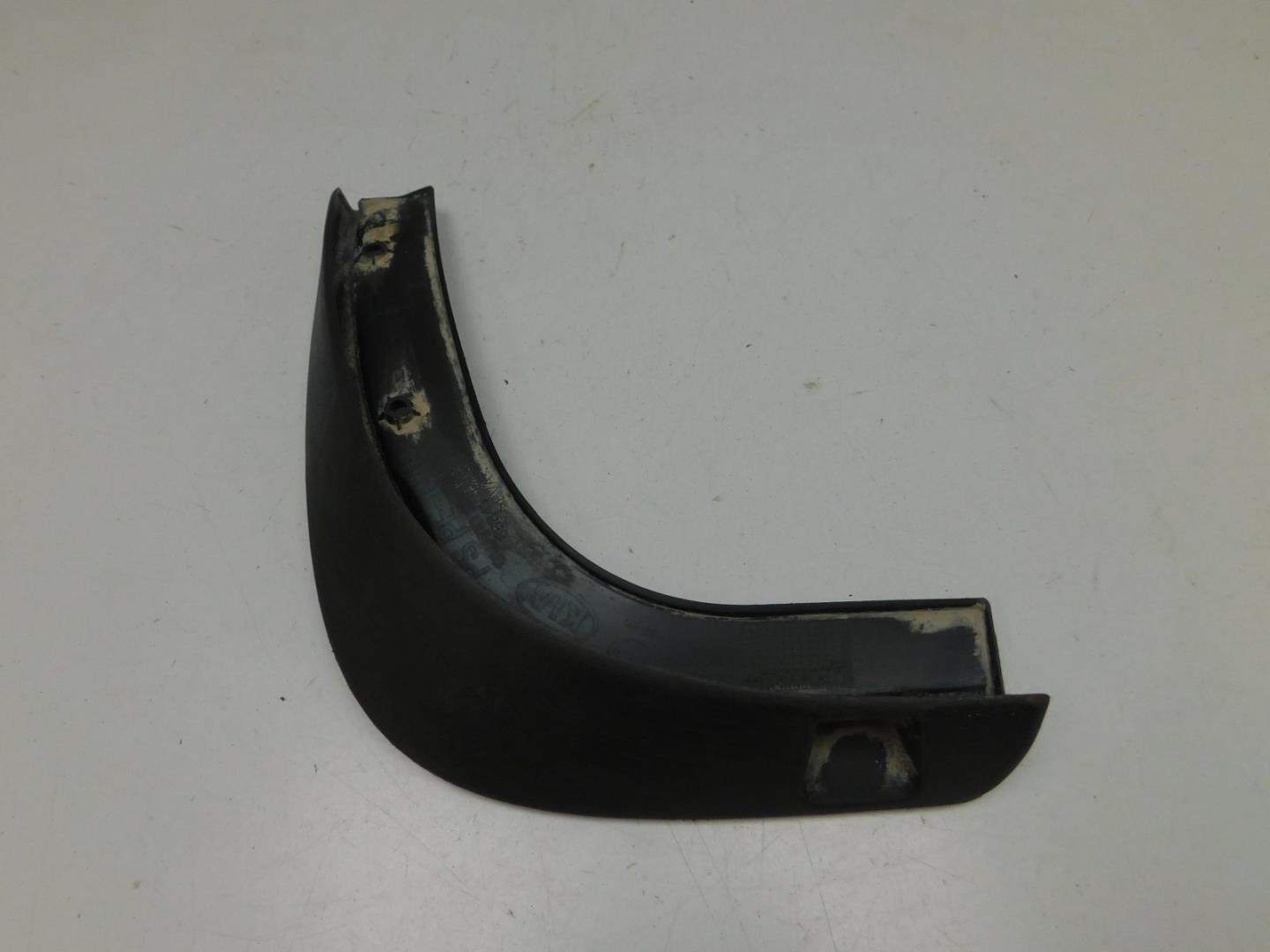 Брызговик задний левый