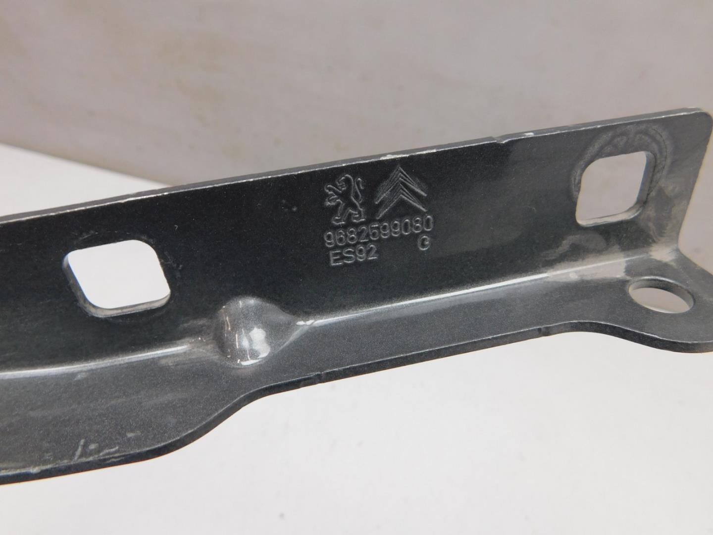 Петля капота левая