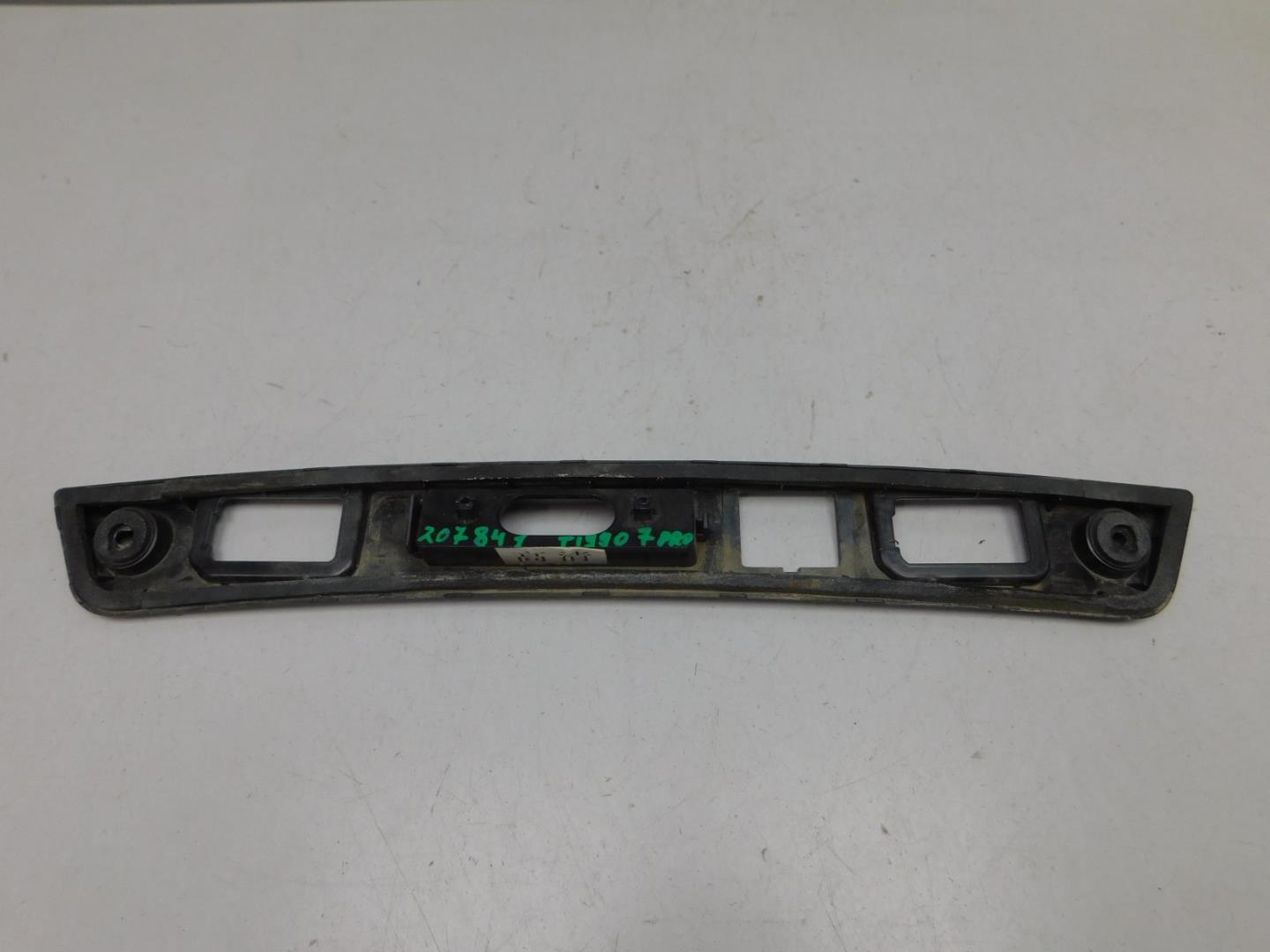 Накладка двери багажника