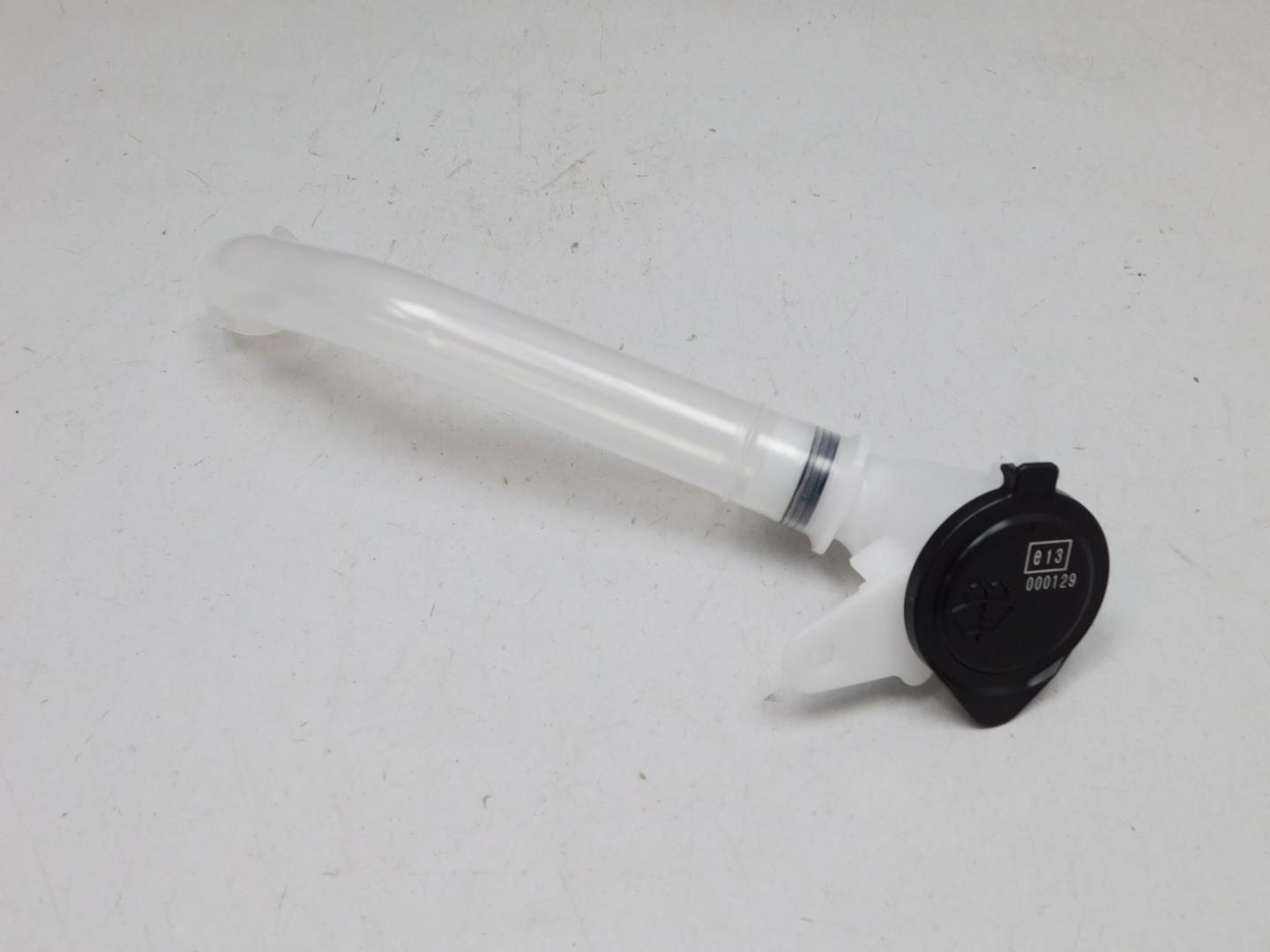 Горловина бачка омывателя