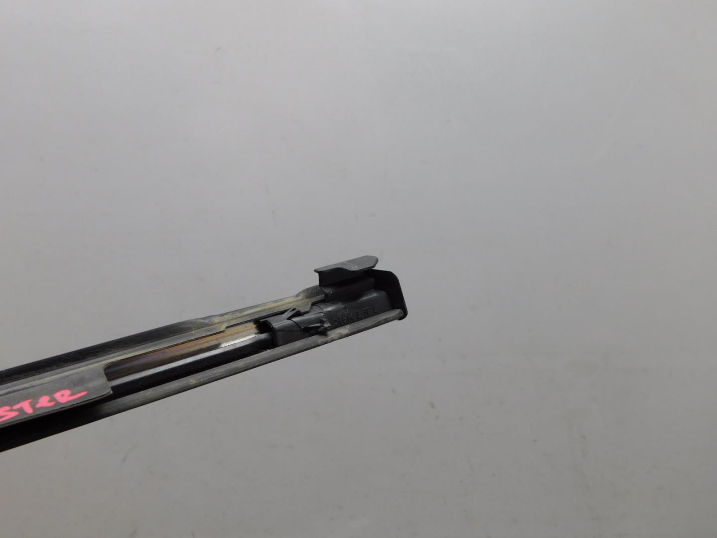 Накладка стекла переднего левого