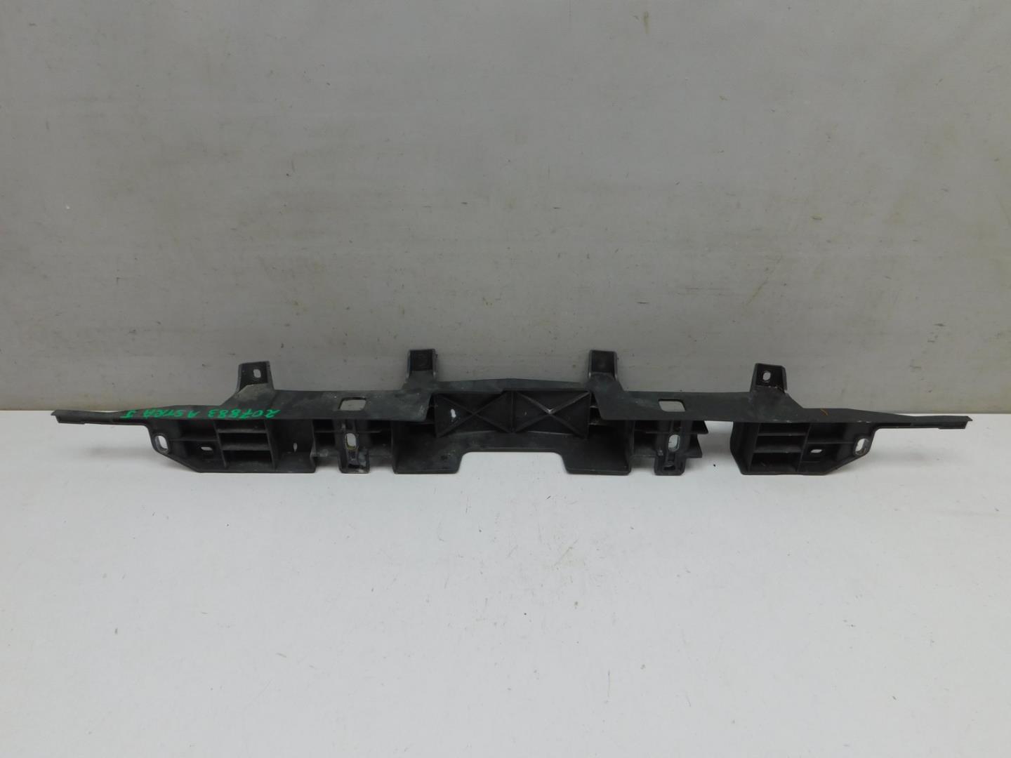 Кронштейн переднего бампера