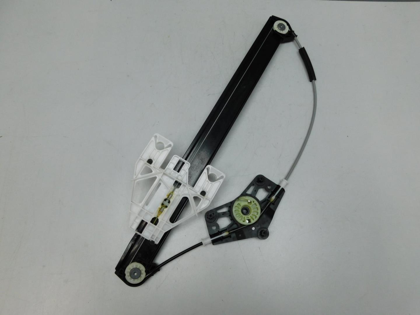 Стеклоподъемник электр. задний правый