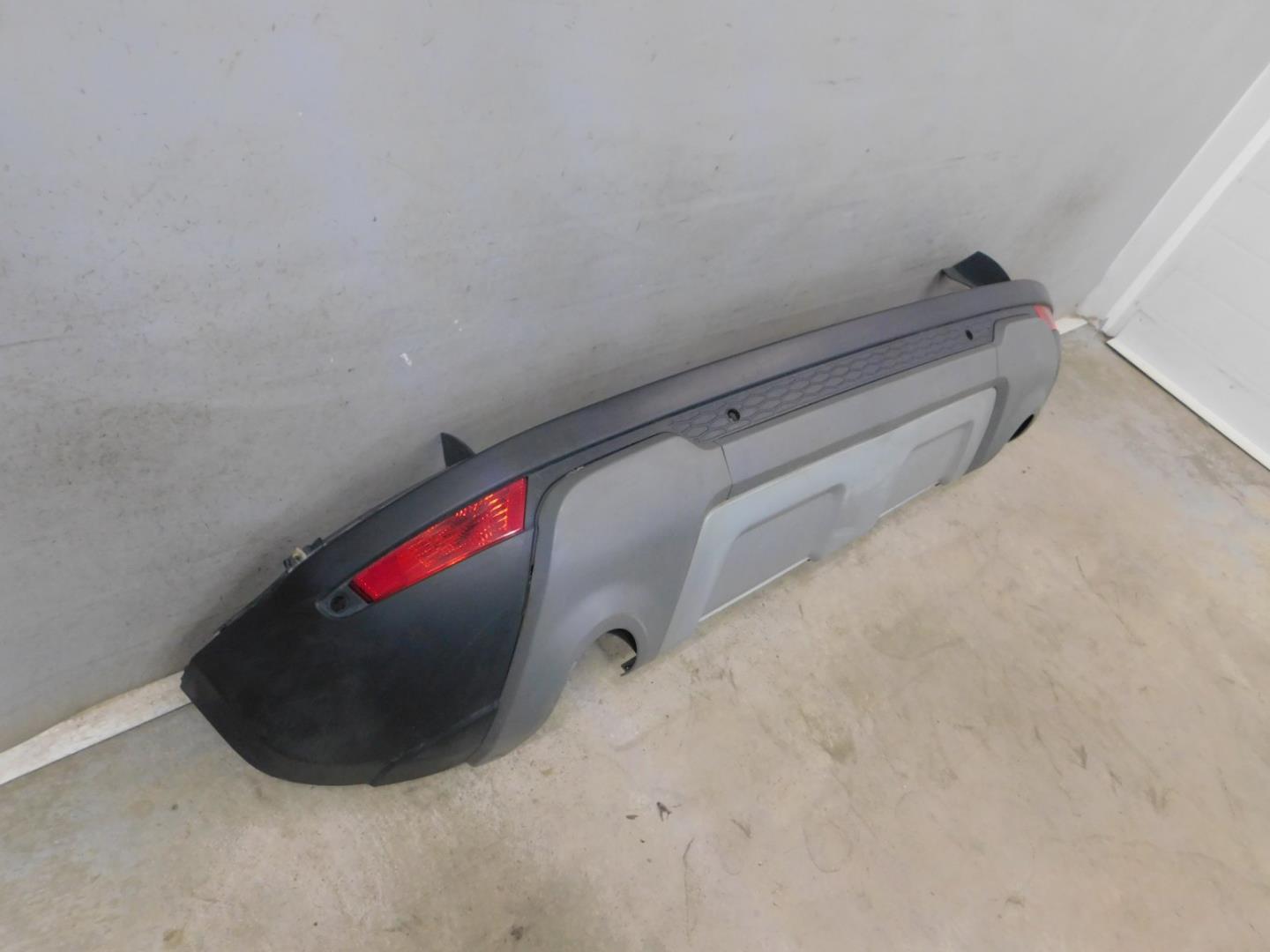 Бампер задний