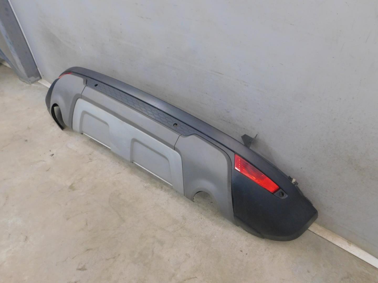 Бампер задний