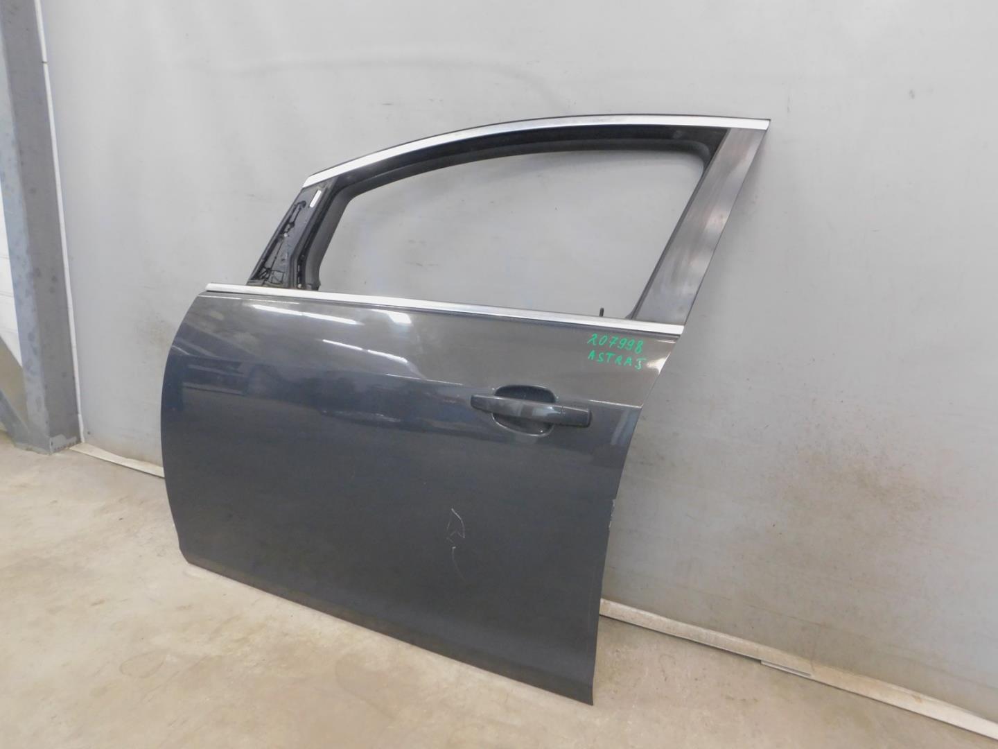Дверь передняя левая