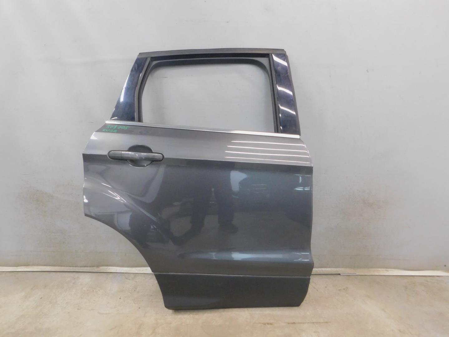 Дверь задняя правая