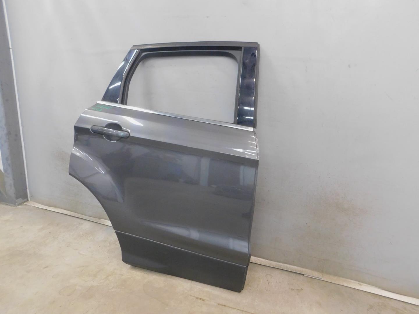 Дверь задняя правая