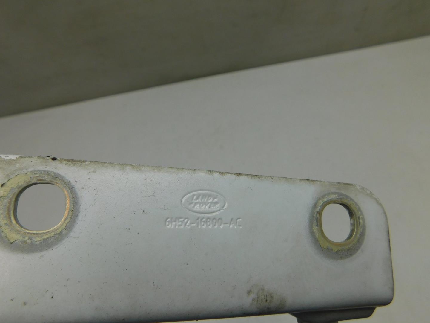 Петля капота правая