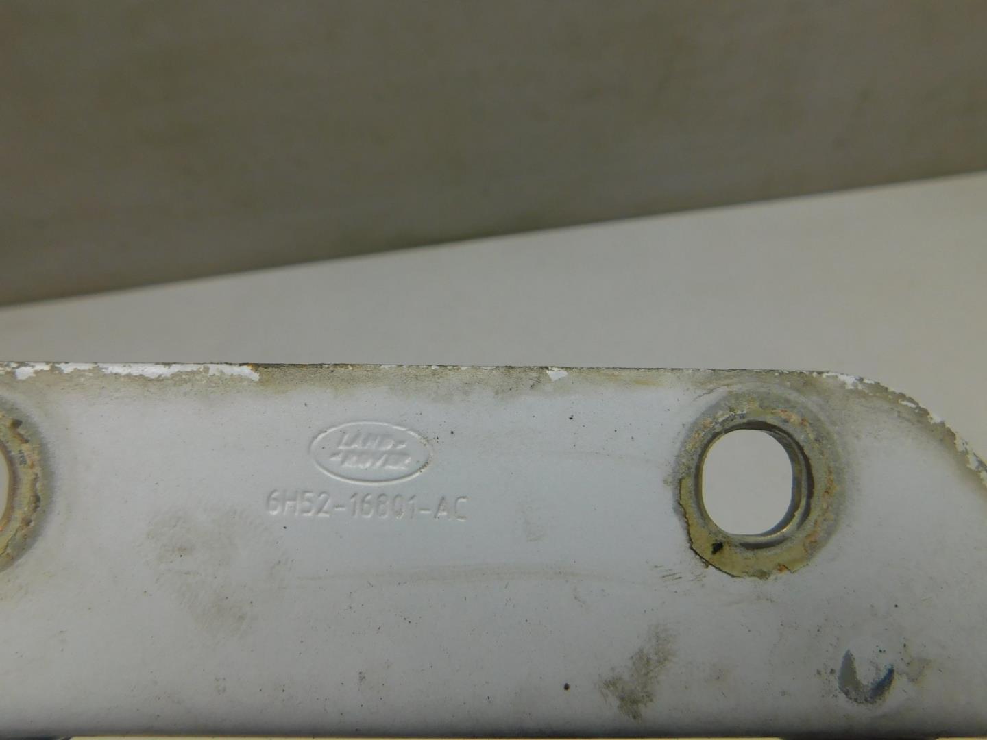 Петля капота левая