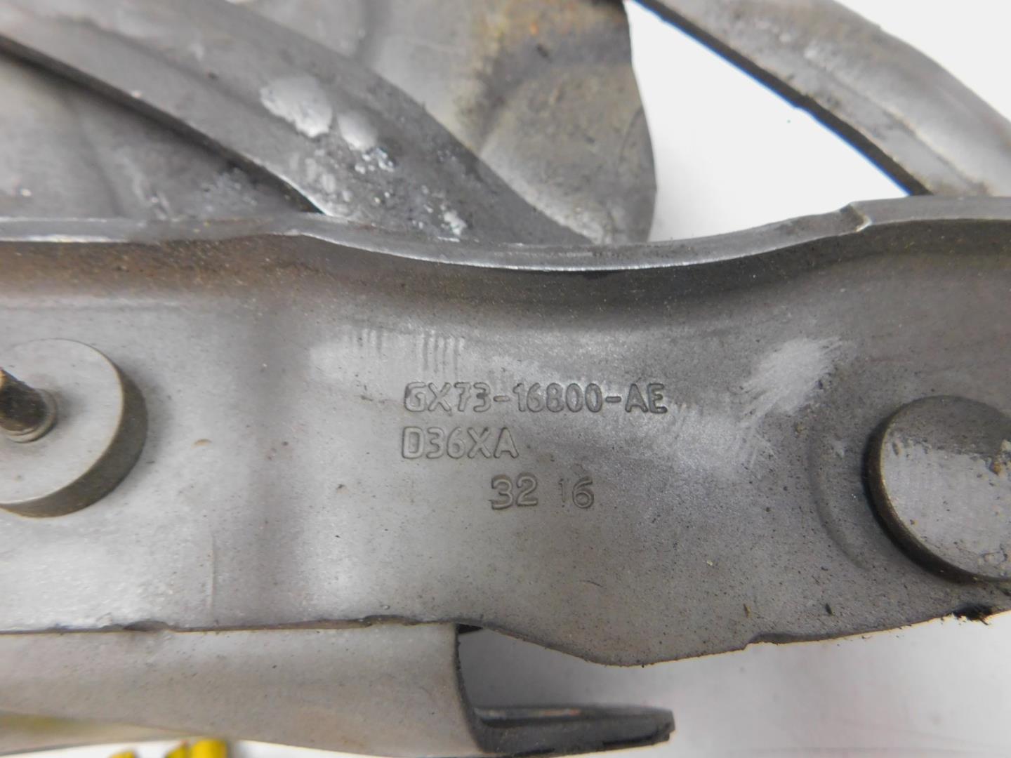 Петля капота правая