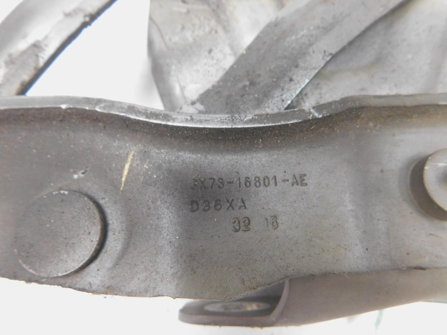 Петля капота левая