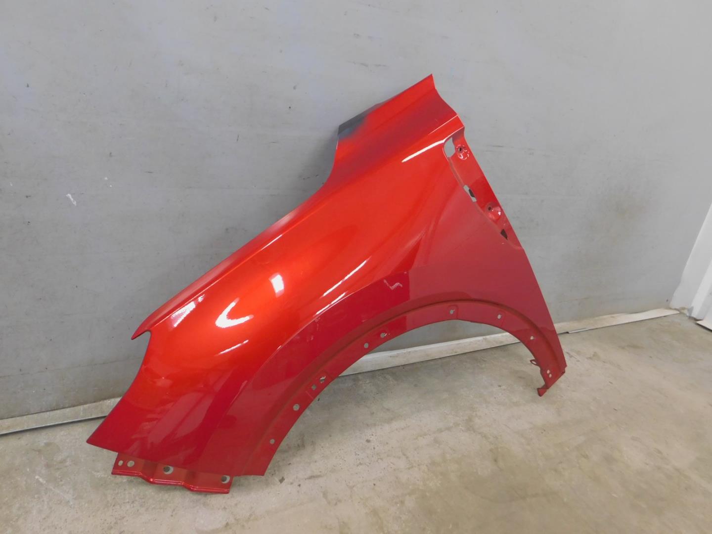 Крыло переднее левое