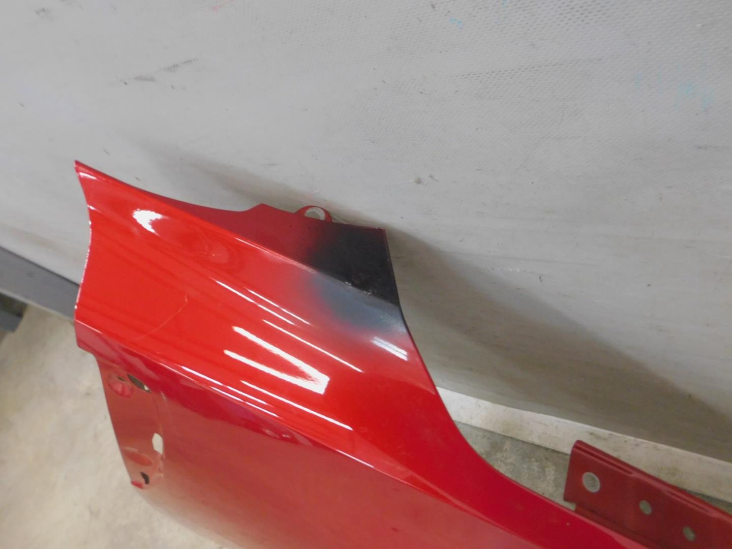 Крыло переднее правое