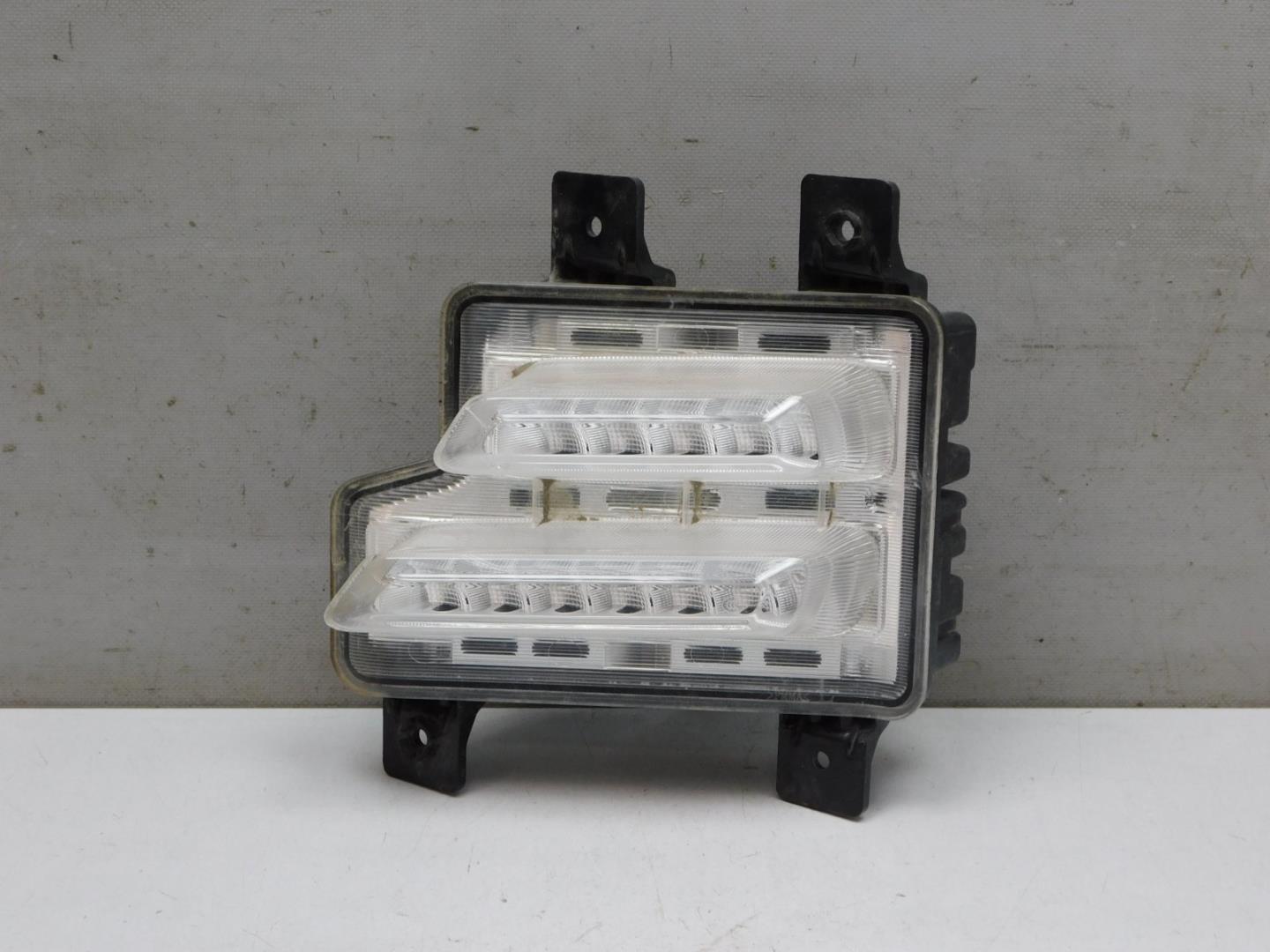 Габарит передний левый