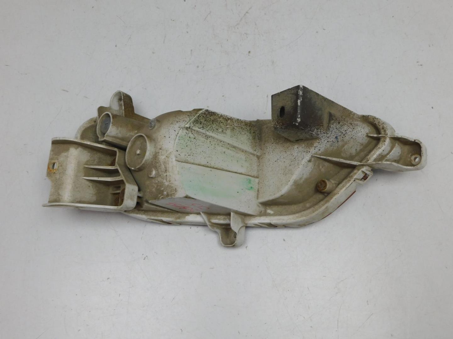 Фонарь задний в бампер правый