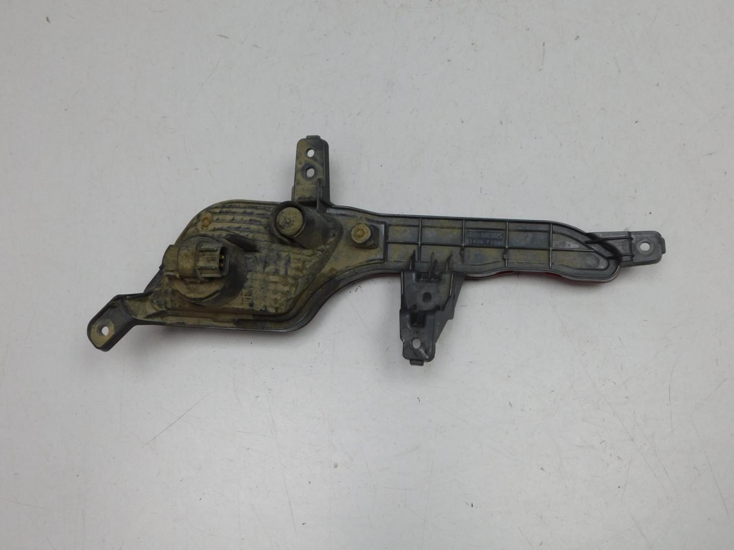 Фонарь задний в бампер правый