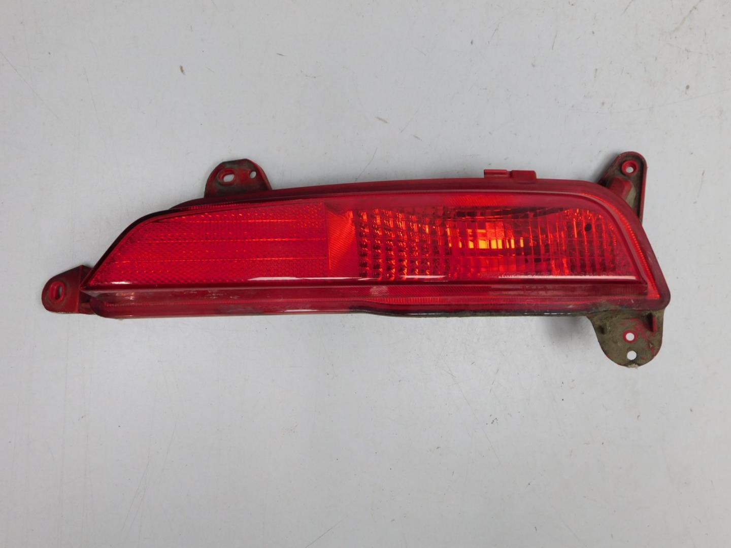 Фонарь задний в бампер правый