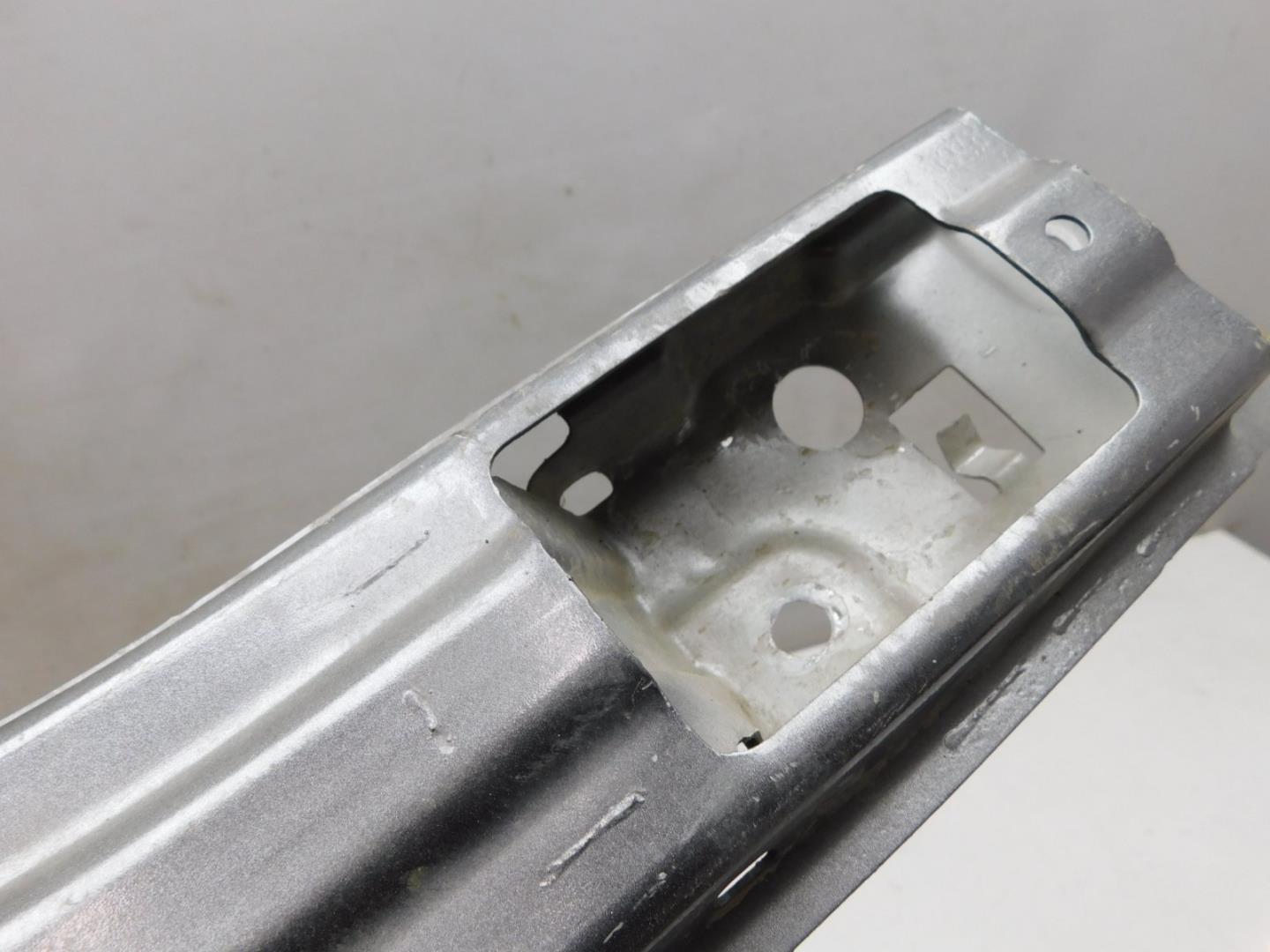 Усилитель заднего бампера