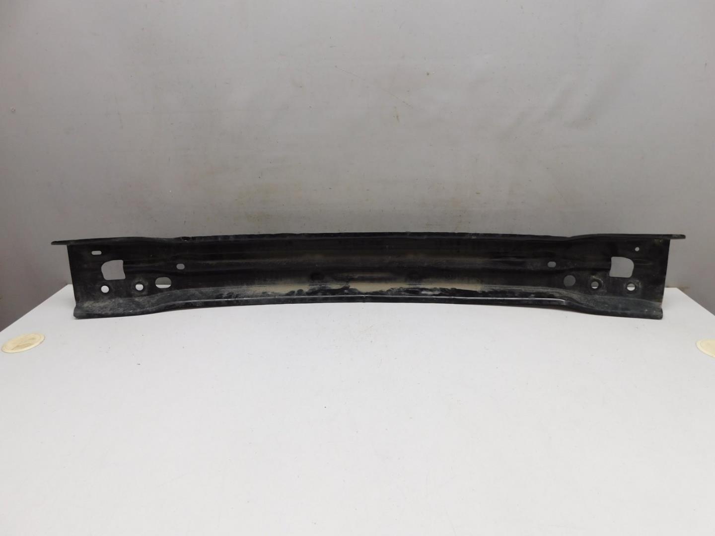 Усилитель переднего бампера