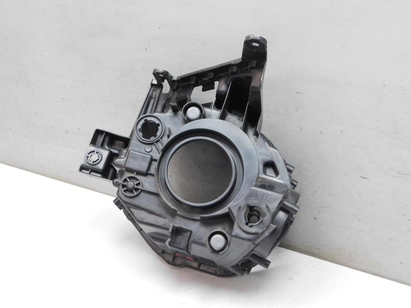 Корпус фары правой