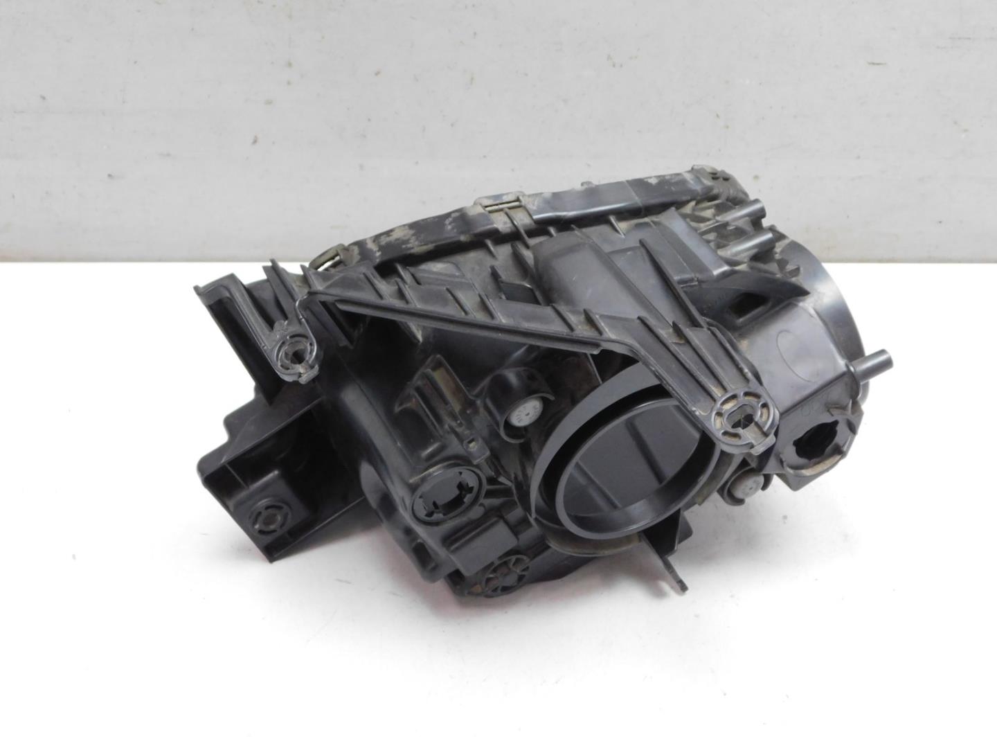 Корпус фары правой