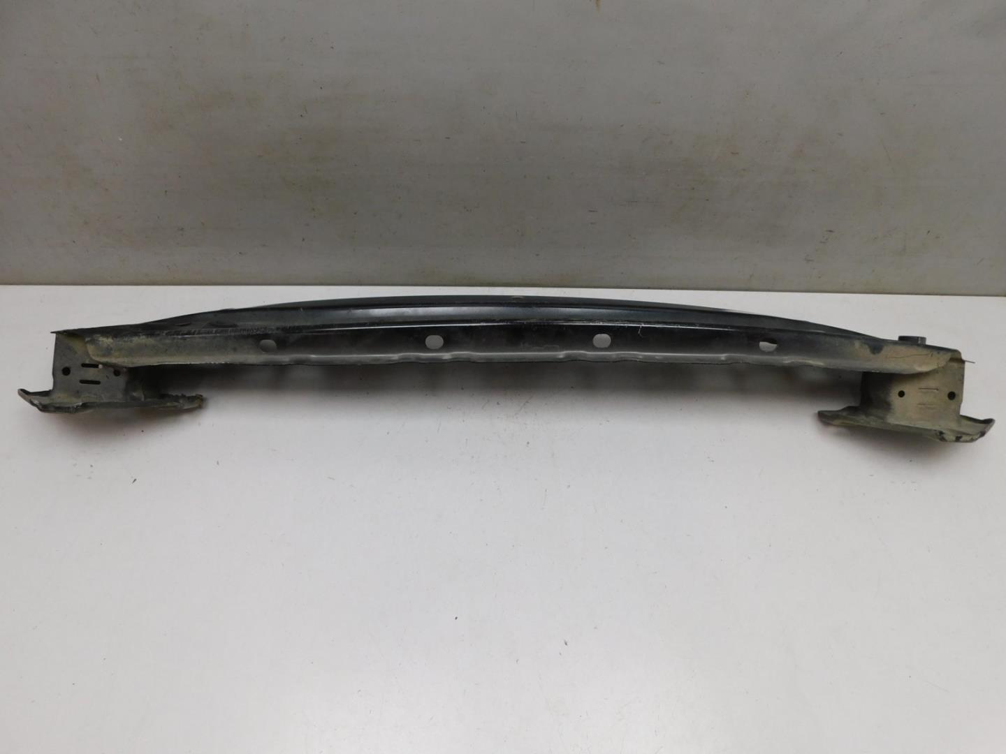 Усилитель заднего бампера