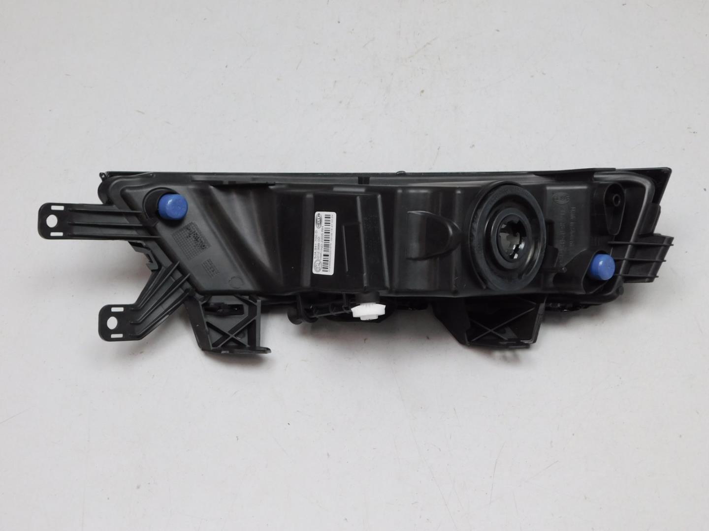 Фара противотуманная правая