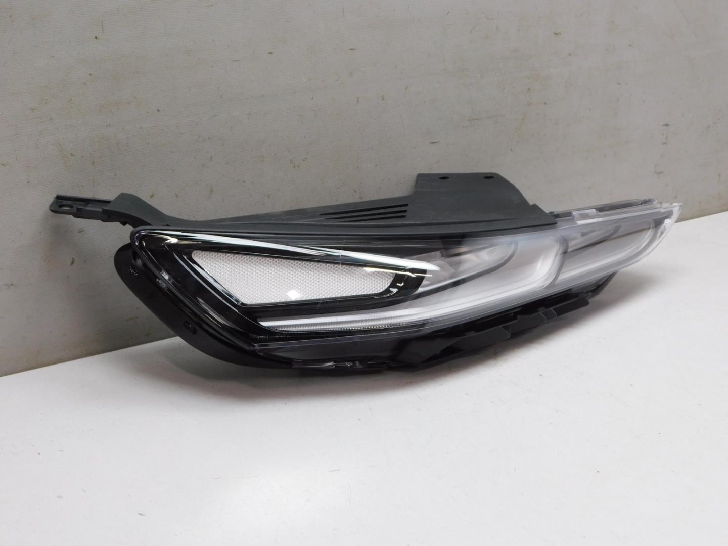 Габарит передний правый