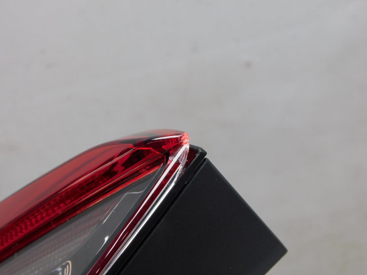 Фонарь задний внутренний левый