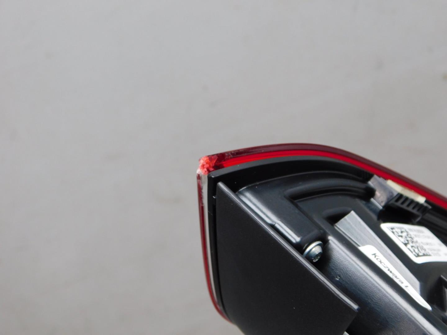 Фонарь задний внутренний левый