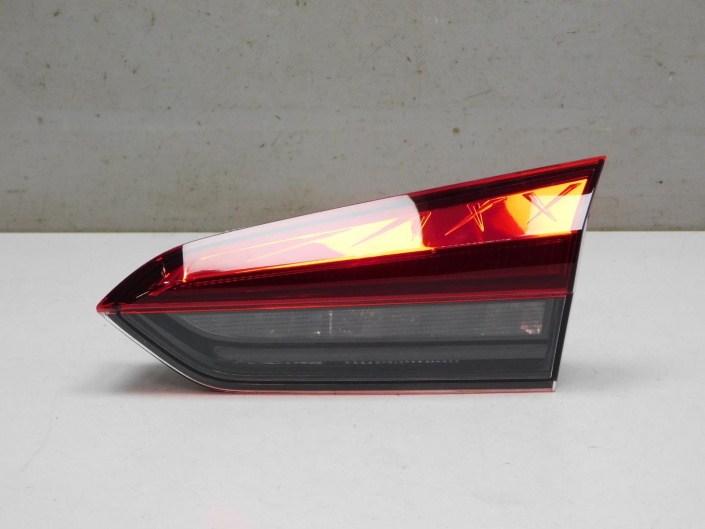 Фонарь задний внутренний правый