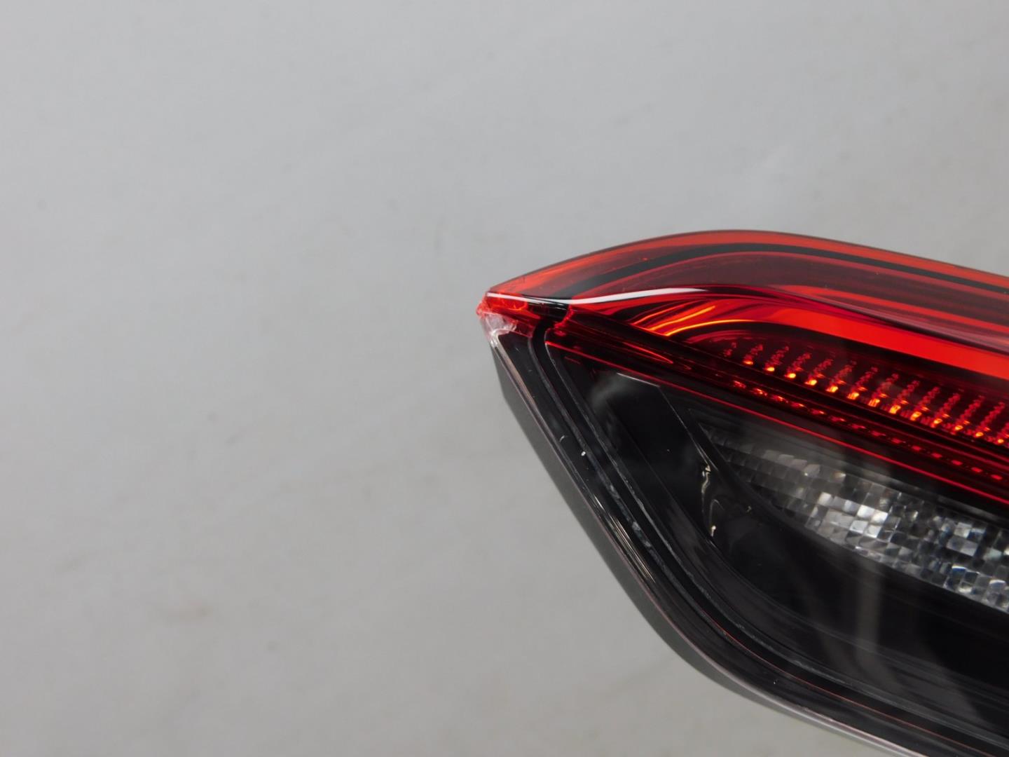 Фонарь задний внутренний правый