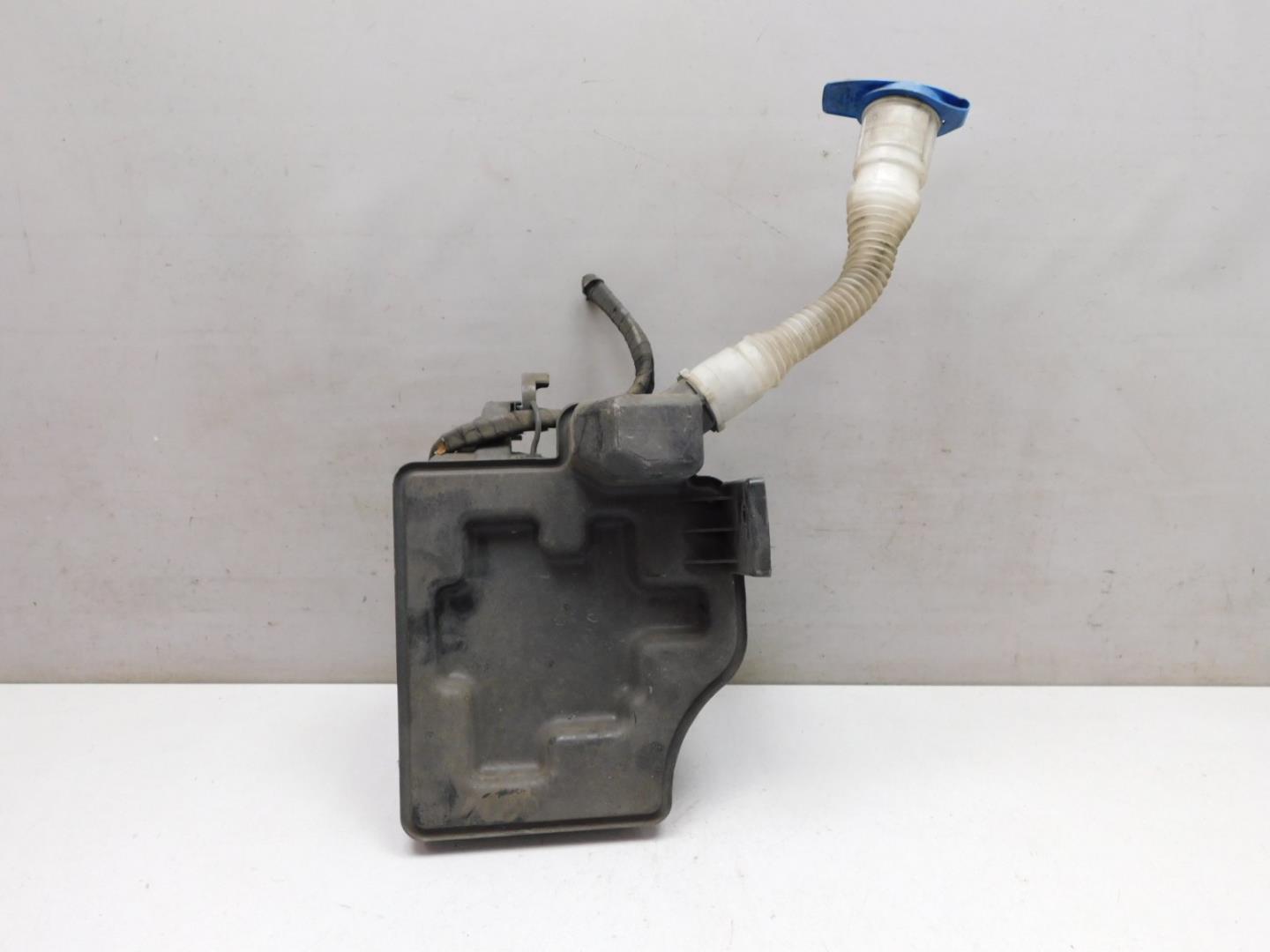 Бачок омывателя лобового стекла