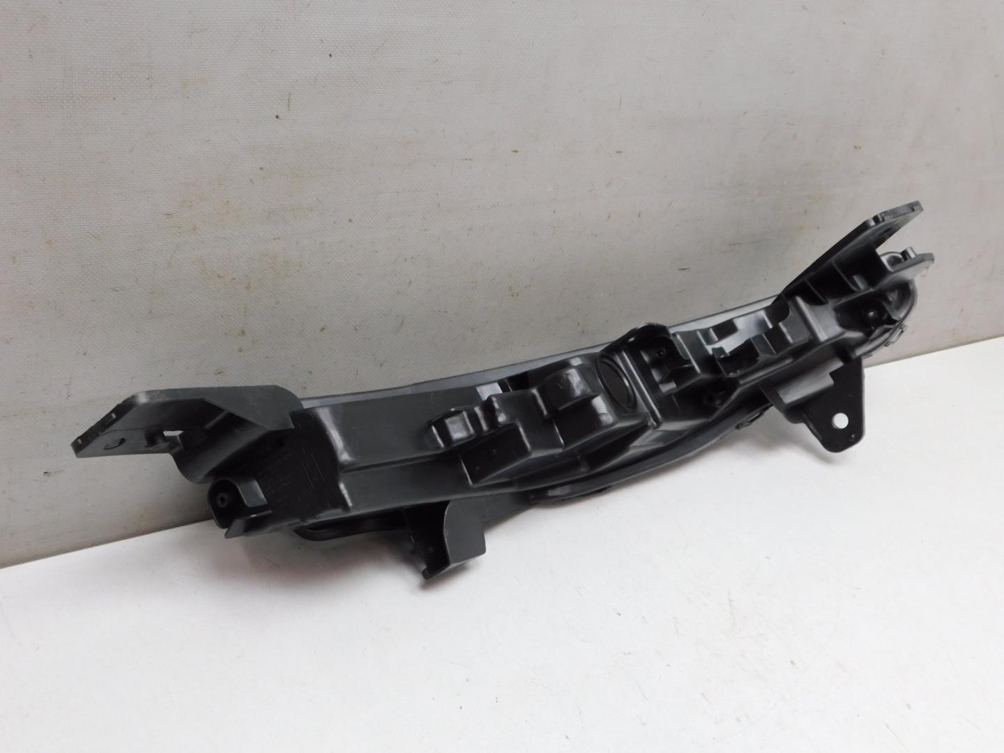 Корпус фары левой