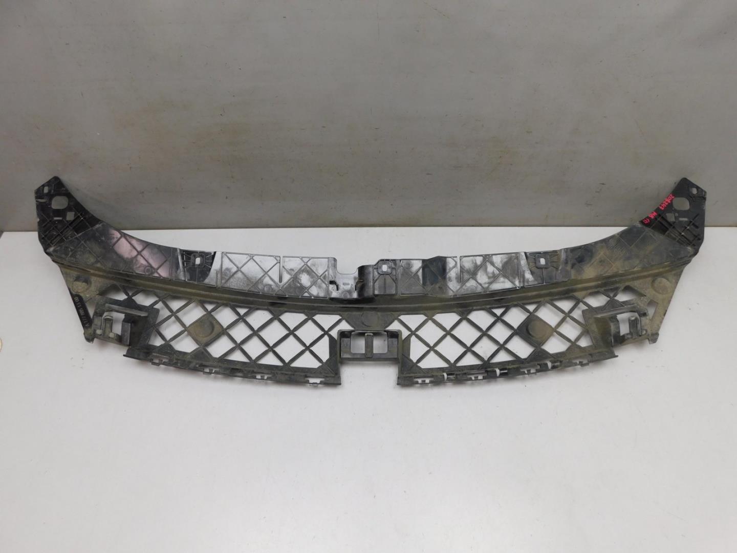 Кронштейн переднего бампера