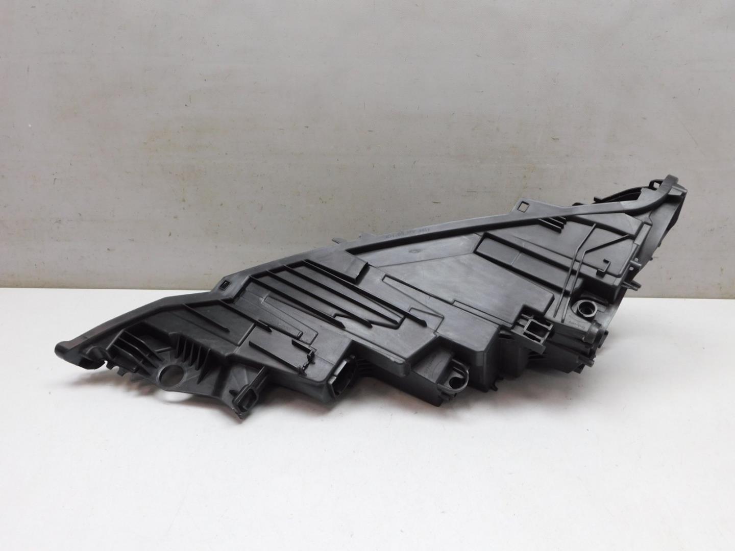 Корпус фары правой