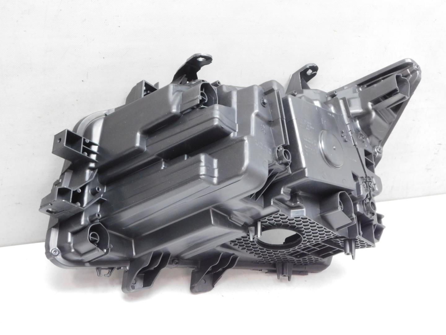 Корпус фары правой