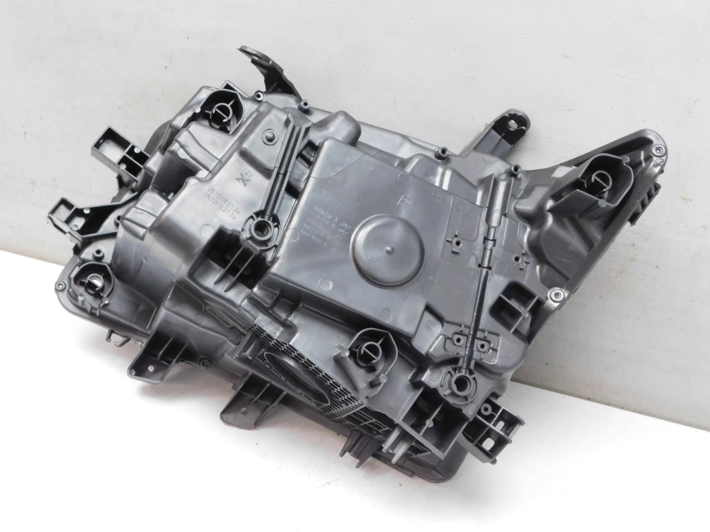 Корпус фары правой