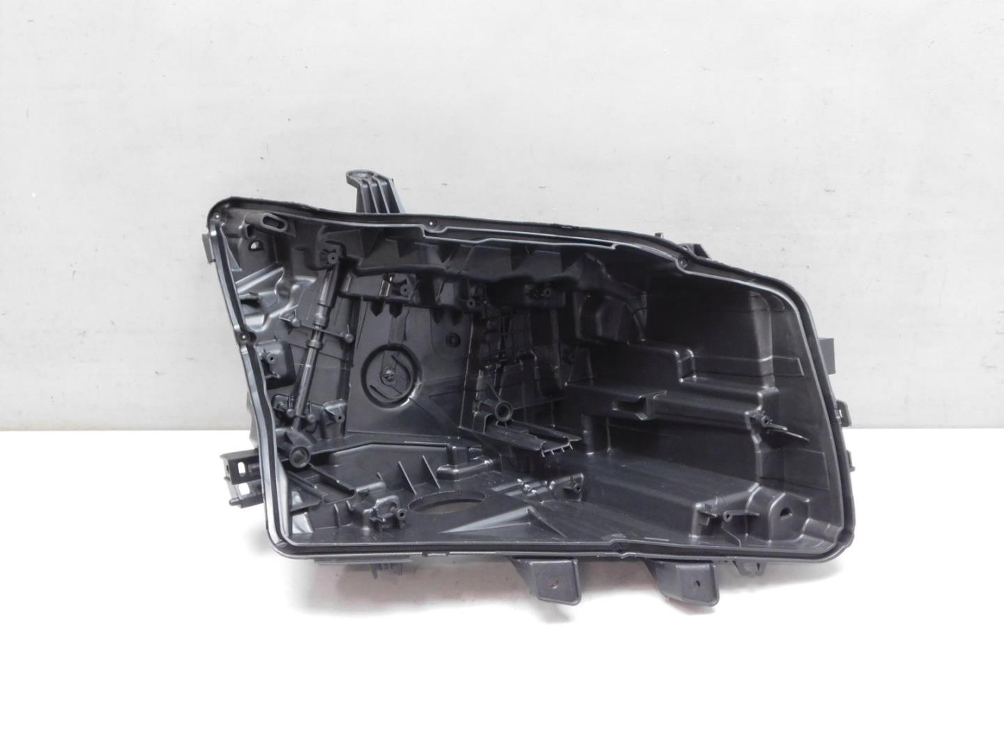 Корпус фары правой