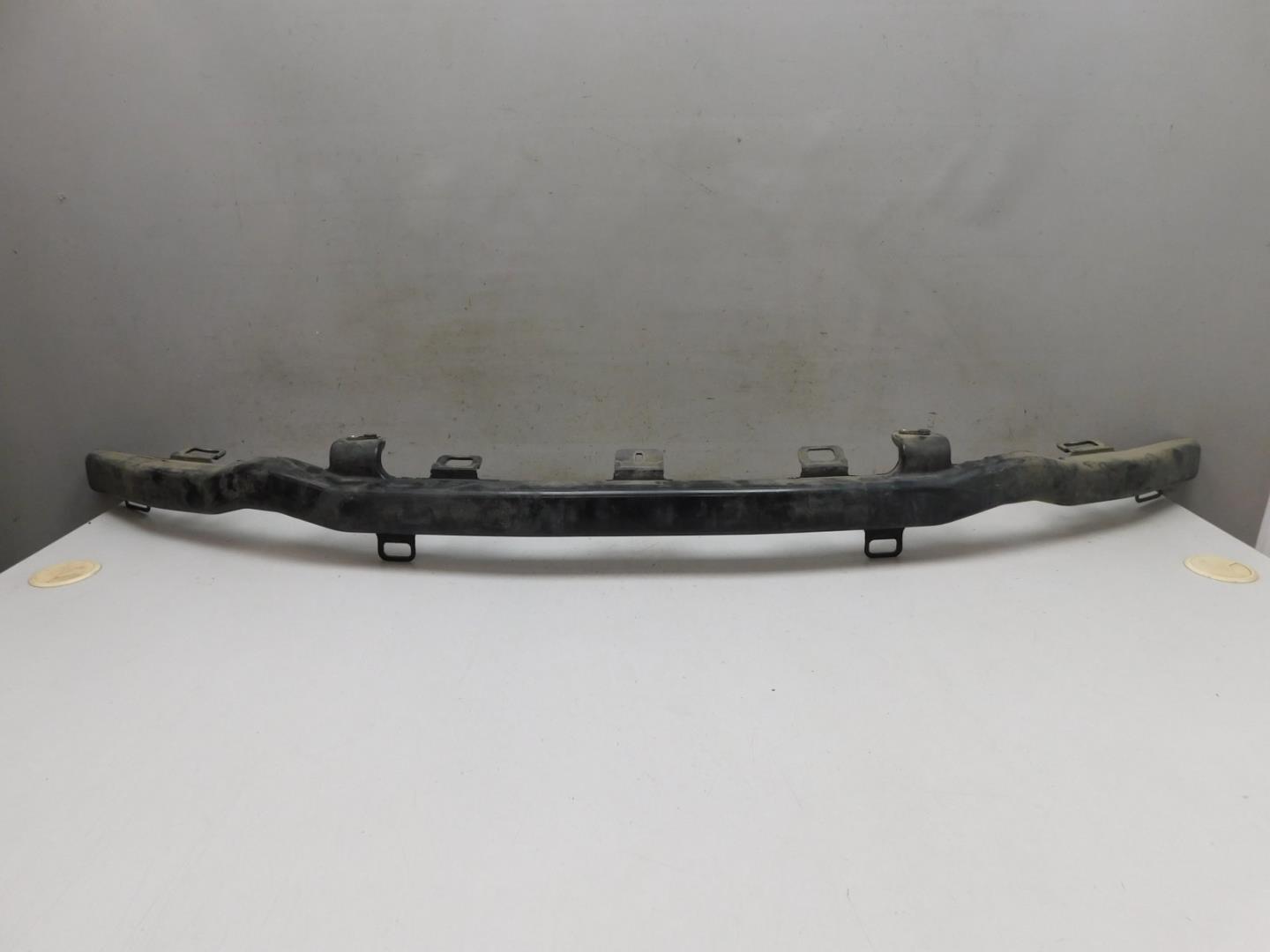 Усилитель переднего бампера