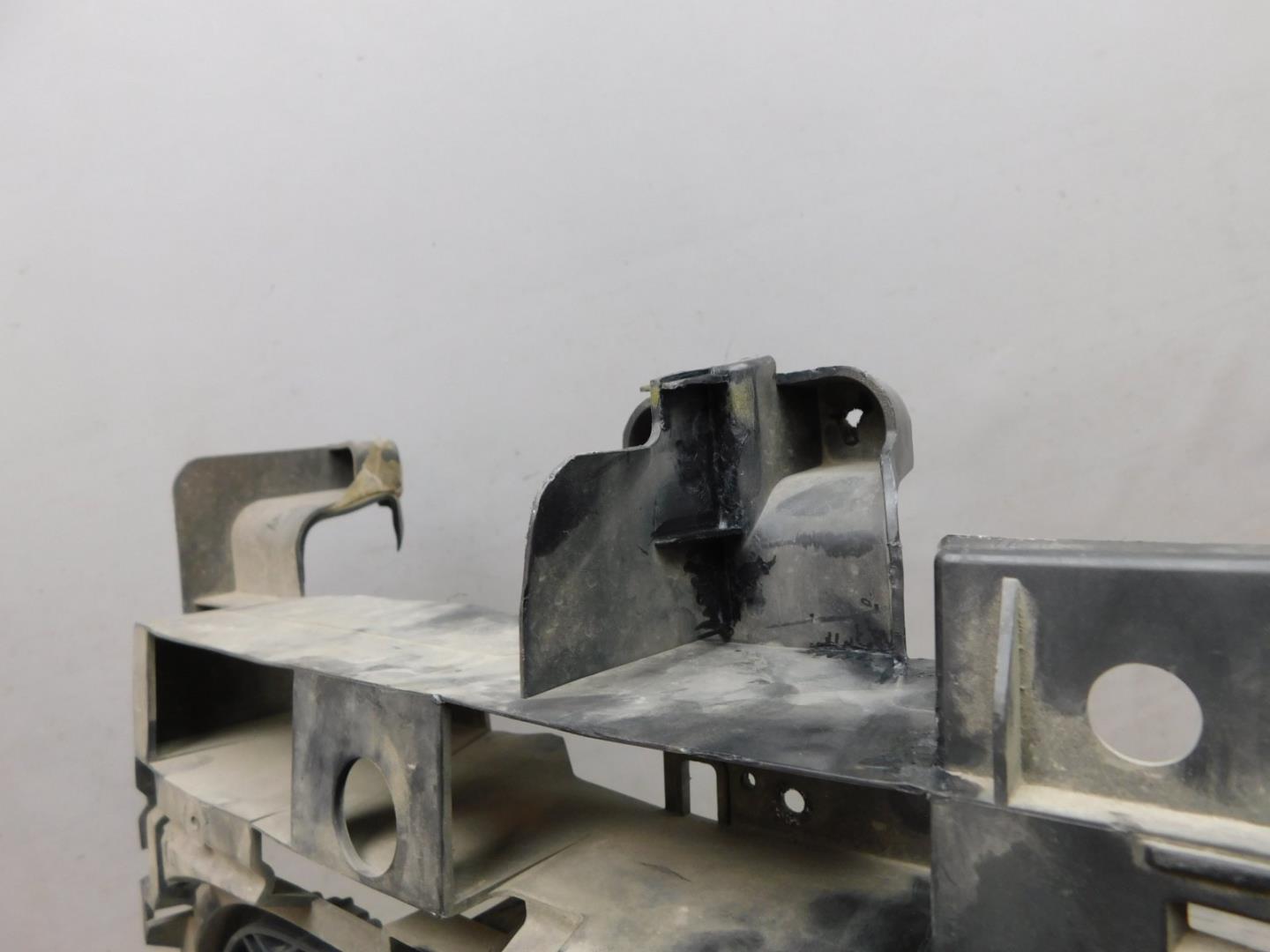 Решетка в бампер центральная