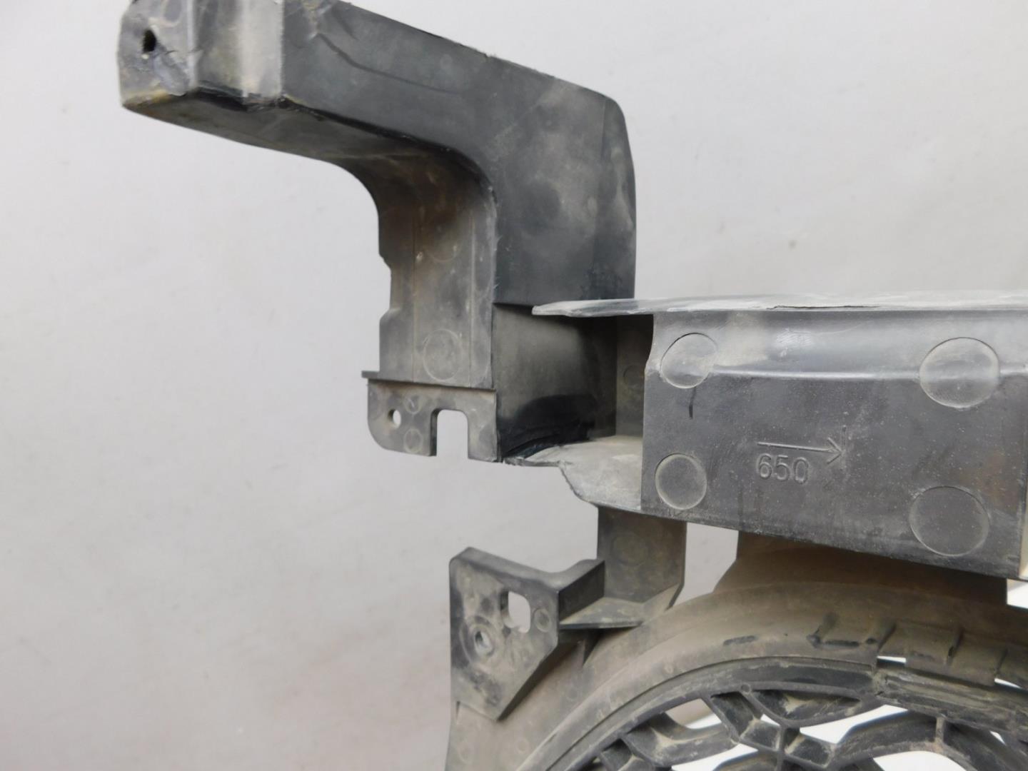 Решетка в бампер центральная