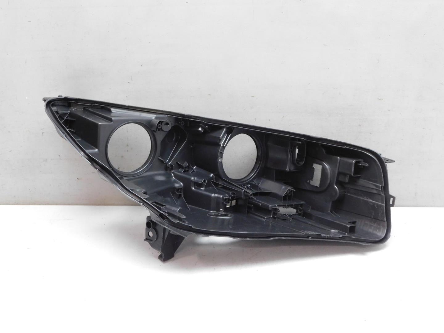 Корпус фары правой