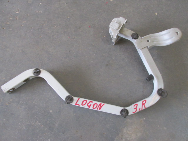 Петля крышки багажника