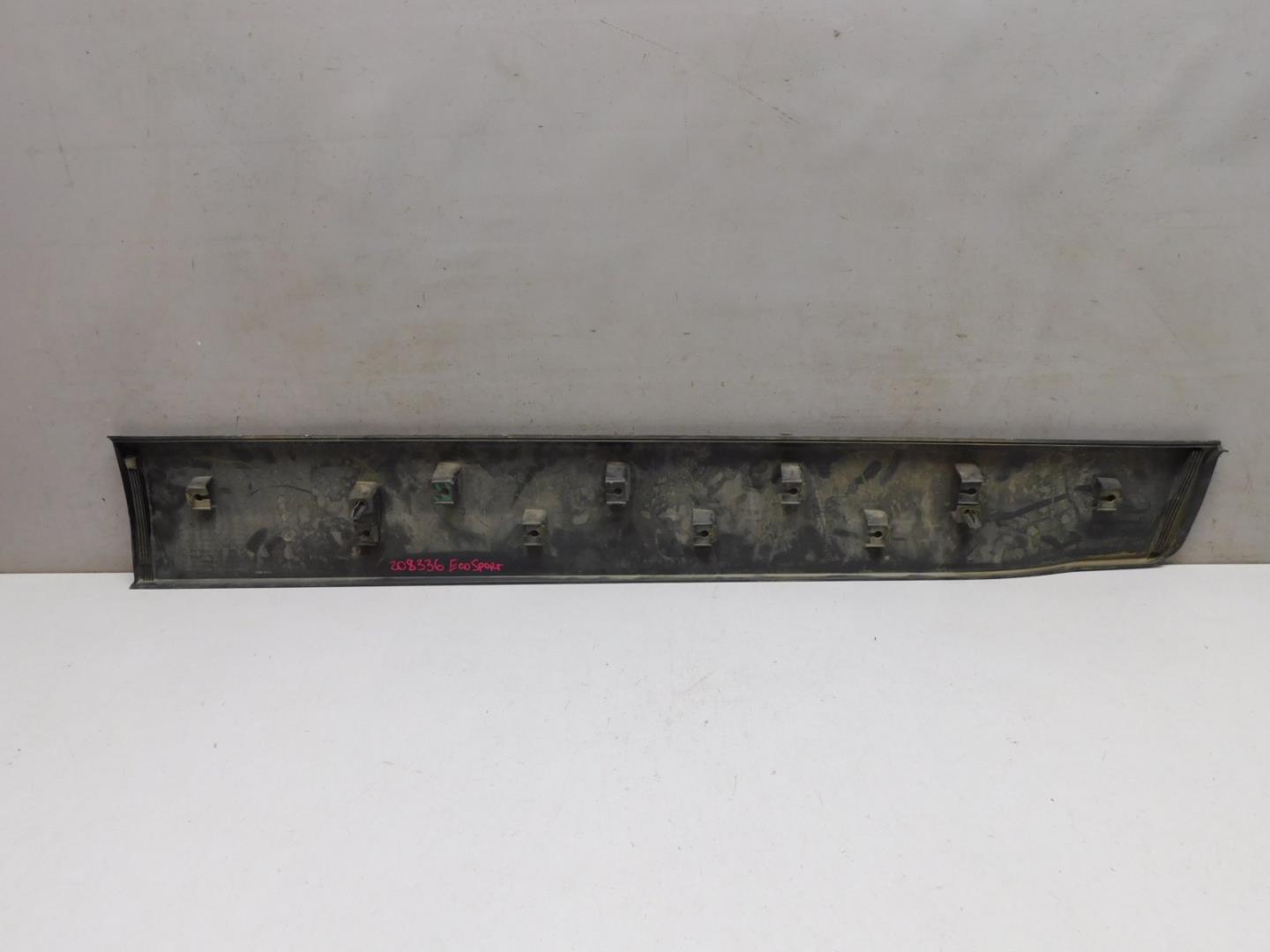 Накладка двери передней левой