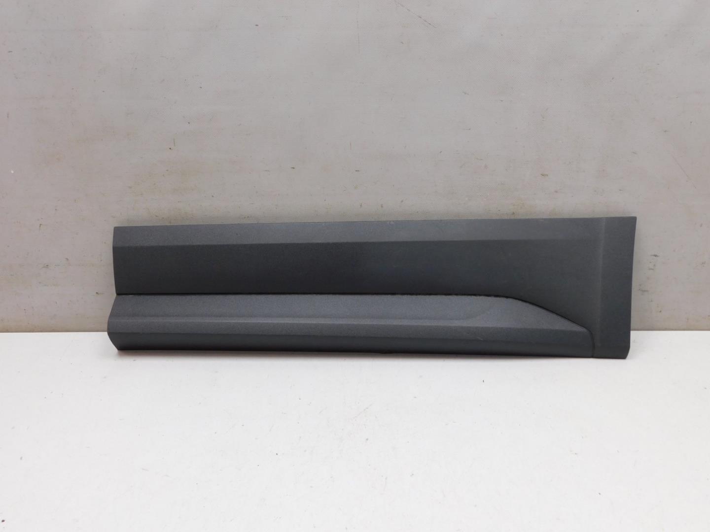 Накладка двери задней левой