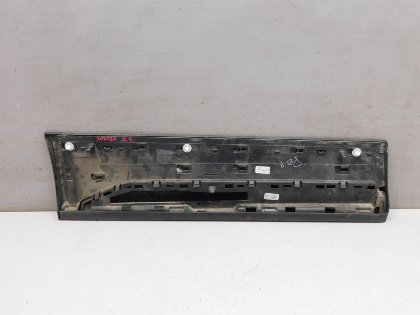 Накладка двери задней левой