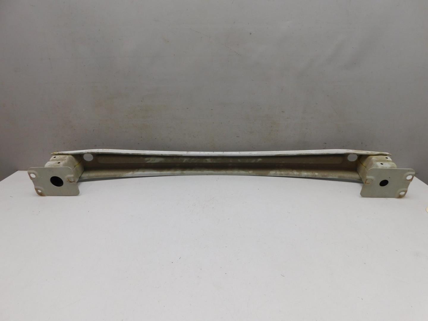 Усилитель заднего бампера