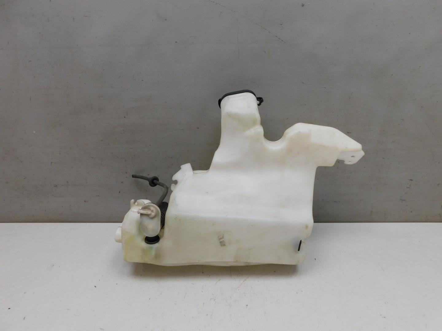 Бачок омывателя лобового стекла